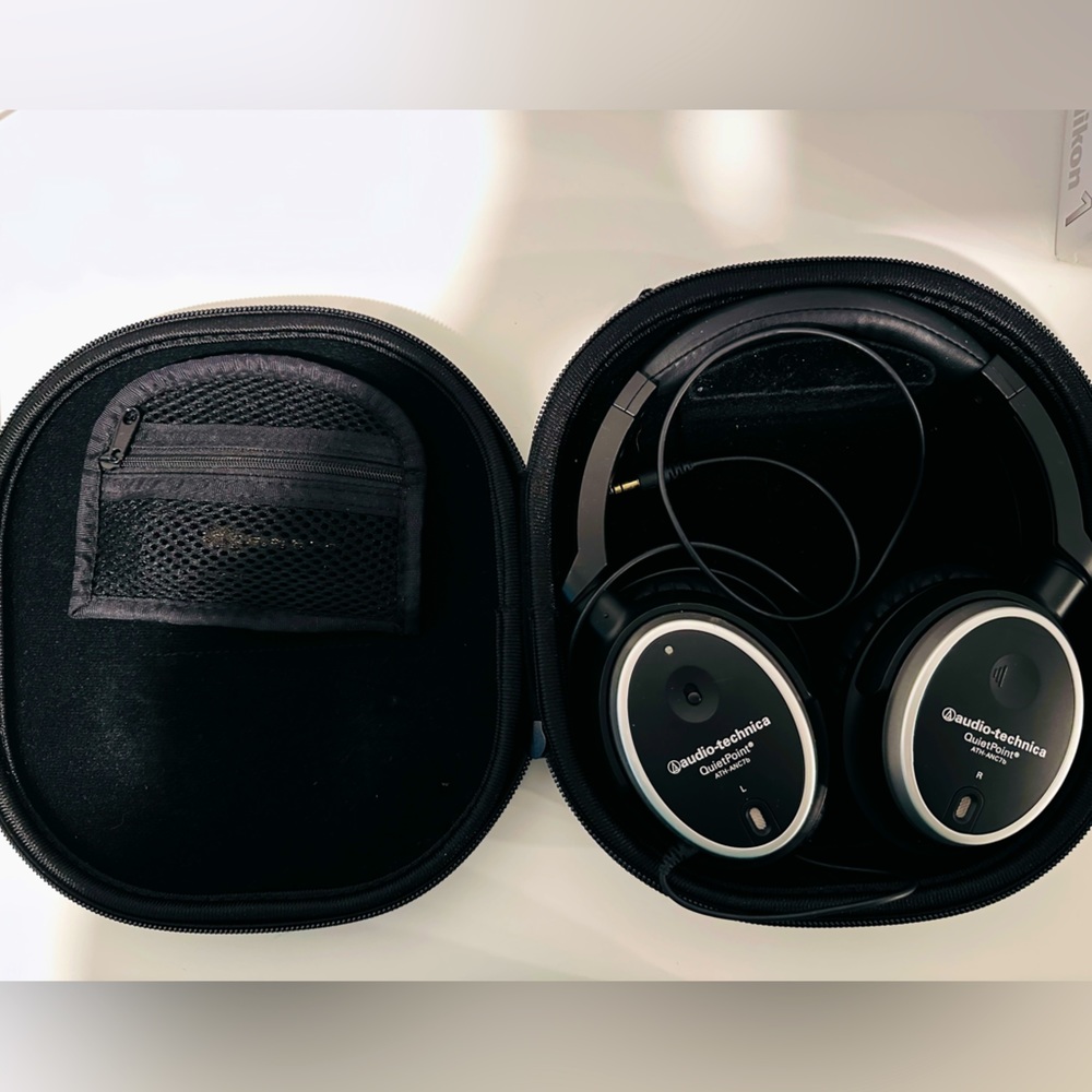 audio-technica active noise-cancelling headphones, quitepoint ATH-ANC7b
